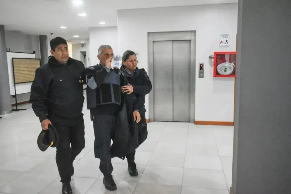 Hubo policías heridos en la manifestación de UNTER afuera de la Legislatura
