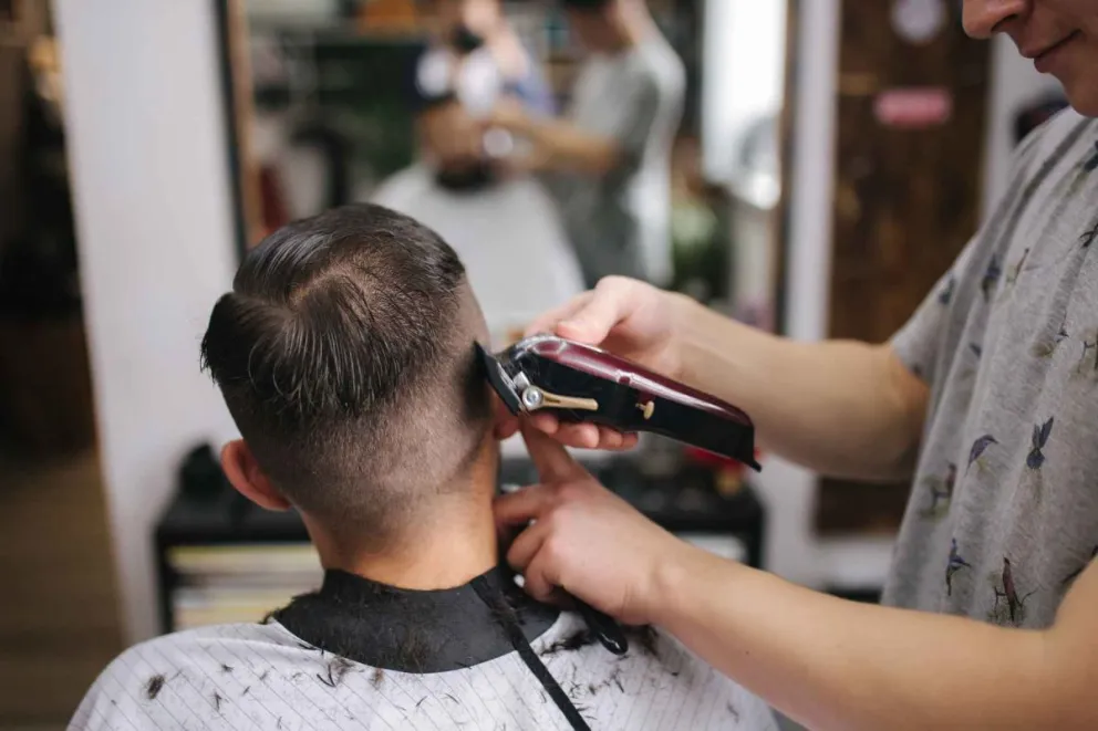 Oportunidad laboral: ofrecen una capacitación en barbería 