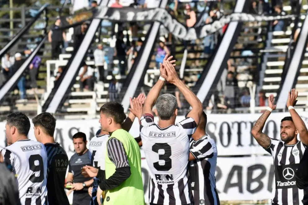 Club Cipolletti enfrenta a Sol de América en el primer cruce de playoffs del Federal A