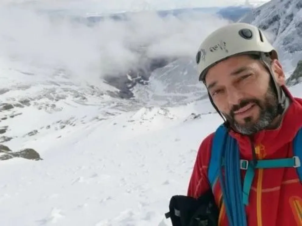 Trágico: un rescatista murió al caer desde un precipicio