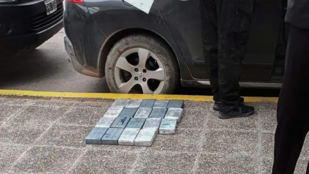 Persecución y captura: incautan más de 30 kilos de cocaína durante un allanamiento 