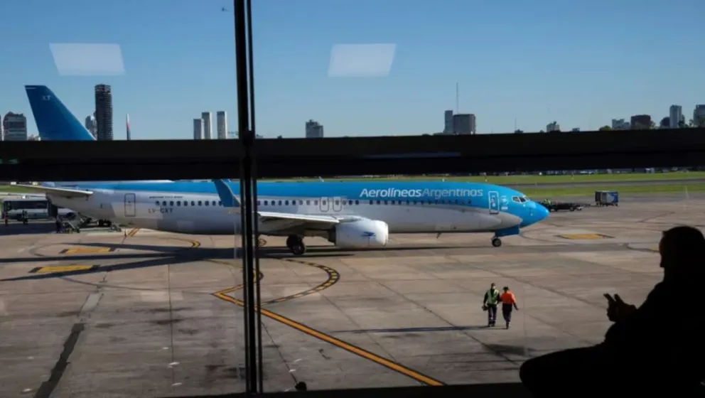 Amenaza de bomba en el avión en el que viajaban Carmen Barbieri y Polino 