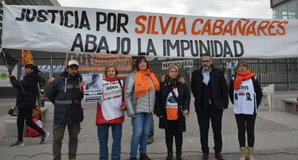 Caso de abuso sexual a Silvia Cabañares: hoy se espera que se lea el veredicto a los cinco acusados