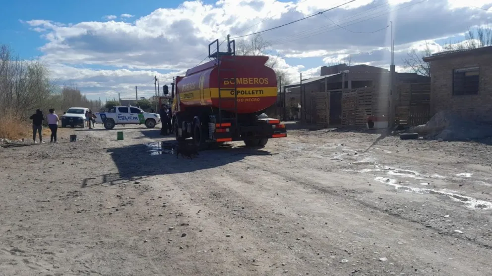 Un gran incendio intencional se desató en el barrio Obrero B