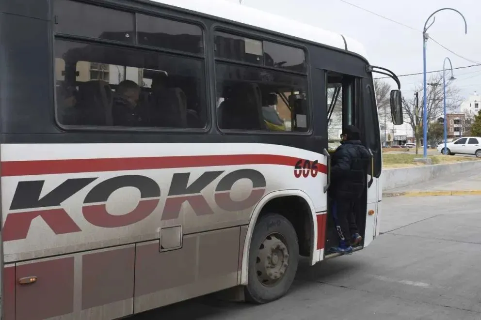 Impulsan mejora del servicio de transporte entre Roca y Neuquén