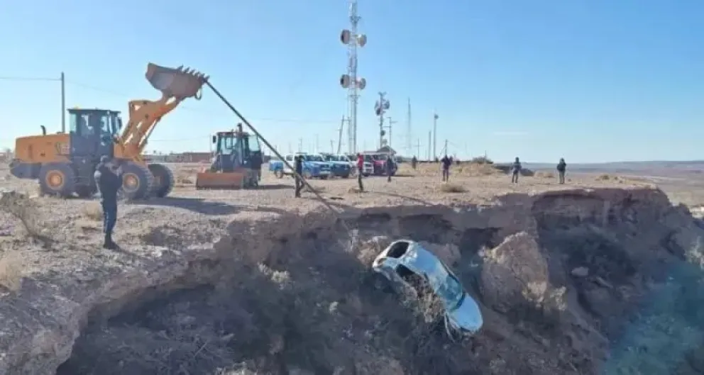 Un plan siniestro: intentó asesinar a su ex pareja desbarracando el auto en que viajaban