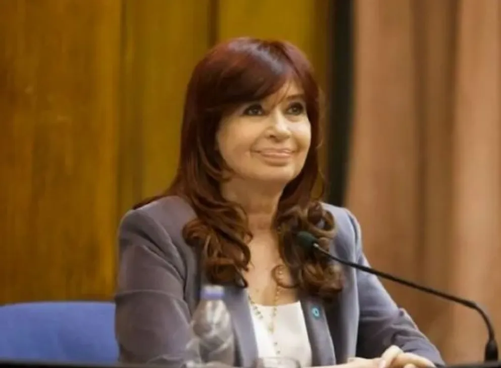 Fuerte cruce entre Cristina Kirchner y Javier Milei: "Te dedicás a boludear en redes"