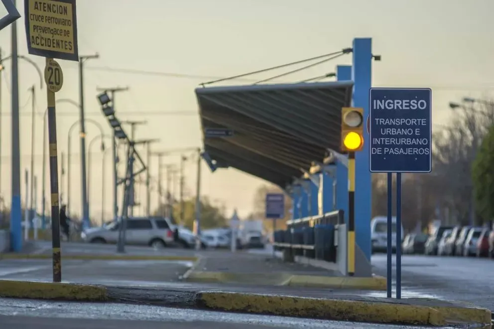 Sigue la indignación por el servicio de transporte: "¡Pasaron diez colectivos y ninguno paró!"