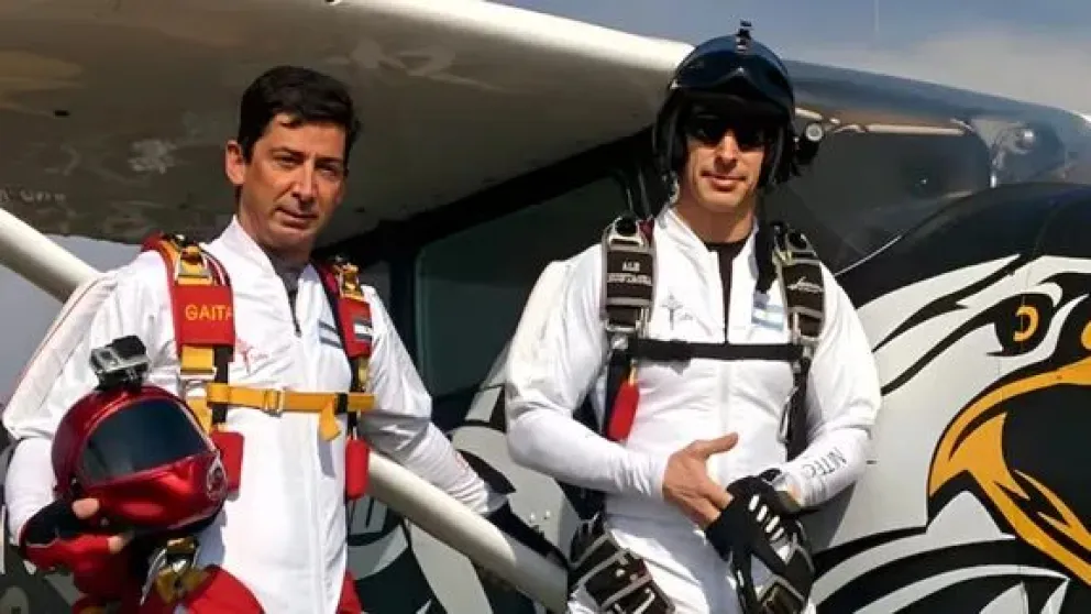 Dos argentinos se lanzaron desde la estratósfera y obtuvieron el récord mundial en salto con paracaídas 