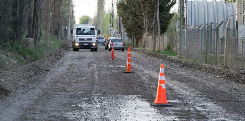 Río Negro y Neuquén más unidas: pavimentarán la calle que llega hasta el ingreso de Balsa Las Perlas 