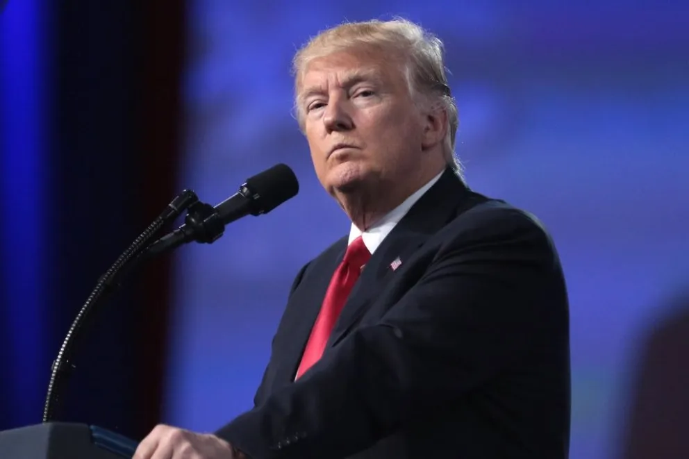 Trump propone un "día violento" para que las fuerzas policiales puedan reprimir