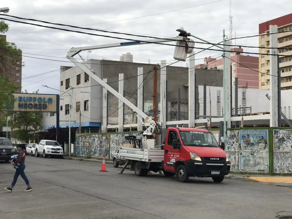 Cipolletti avanza con el plan de recambio de luces LED: más de 280 instaladas