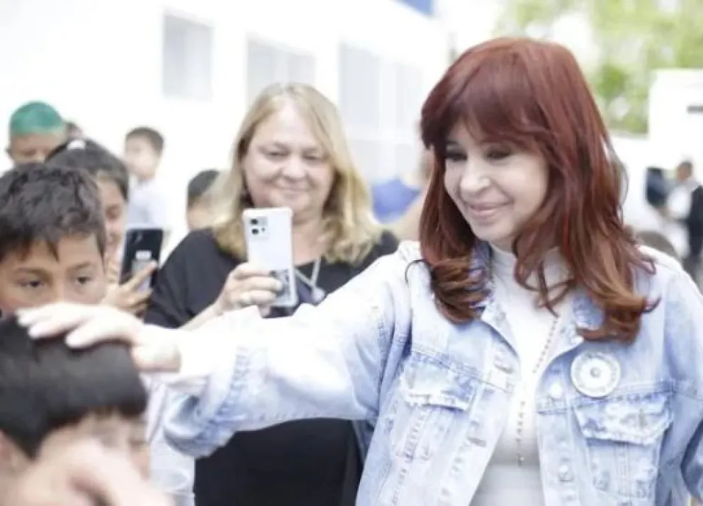 Cristina Kirchner apoya la marcha desde el Instituto Patria: "Yo soy hija de la universidad pública"