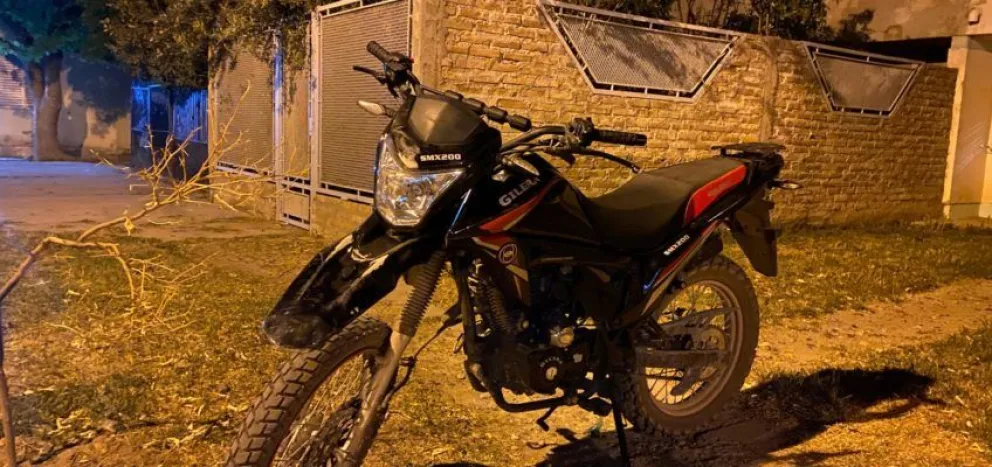 La policía de Cipolletti recupera dos motocicletas, una de ellas robada y otra con partes adulteradas, durante un operativo de prevención
