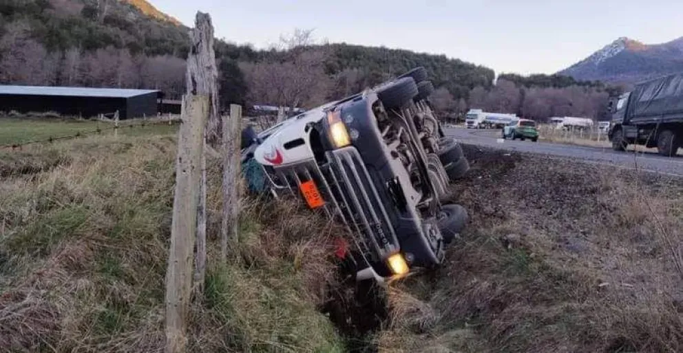   Tragedia en la ruta: dos camioneros argentinos, uno de Cipolletti, murieron en Chile