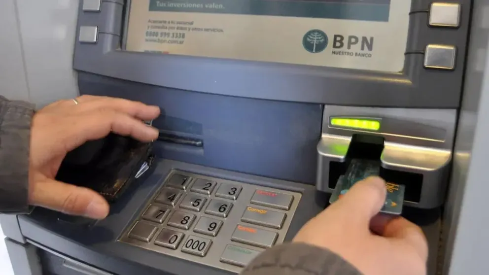 Reconoció haber perpetrado una estafa millonaria con tarjetas bancarias clonadas