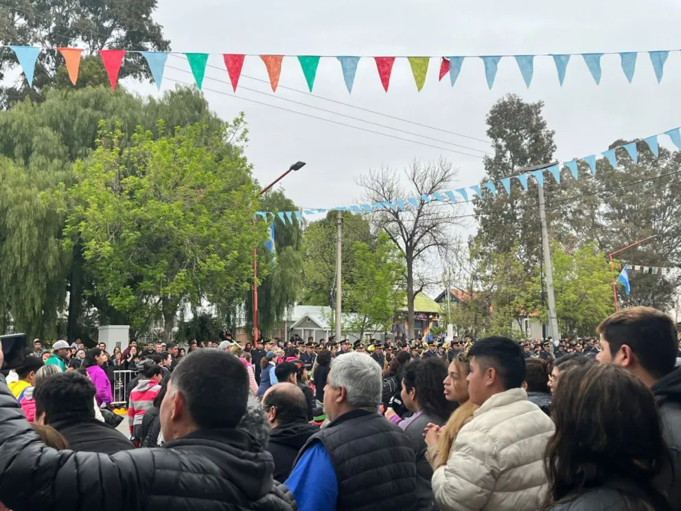 En 10 fotos: miles de cipoleños disfrutaron de un nuevo desfile aniversario