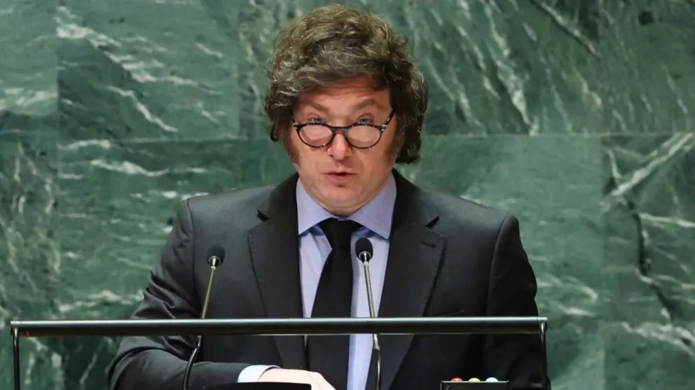 Milei deberá recortar fuerte el gasto para cumplir con el Pacto de Mayo