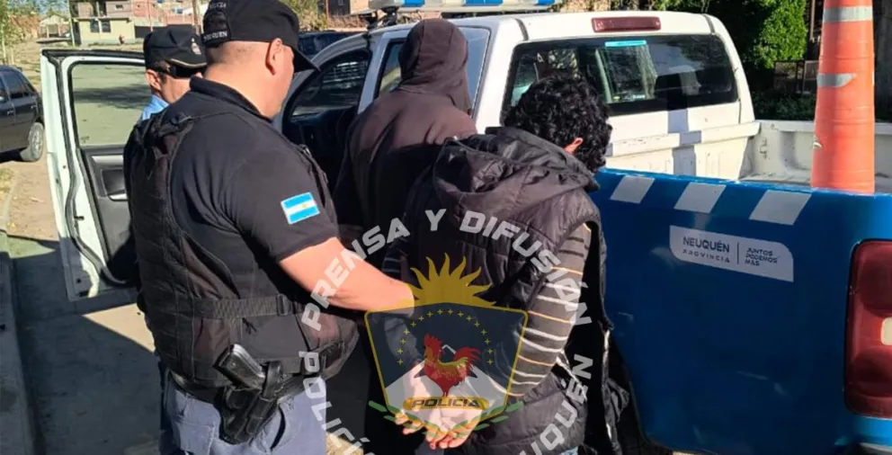 Dos hombres fueron demorados tras robar una batería en plena calle de la ciudad 