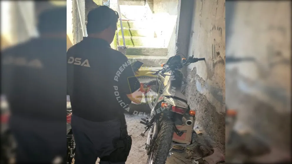 Le robaron la moto a una inspectora de tránsito