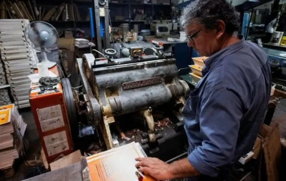 El empleo asalariado sigue en caída en la era de Milei: ya se perdieron casi 200.000 puestos