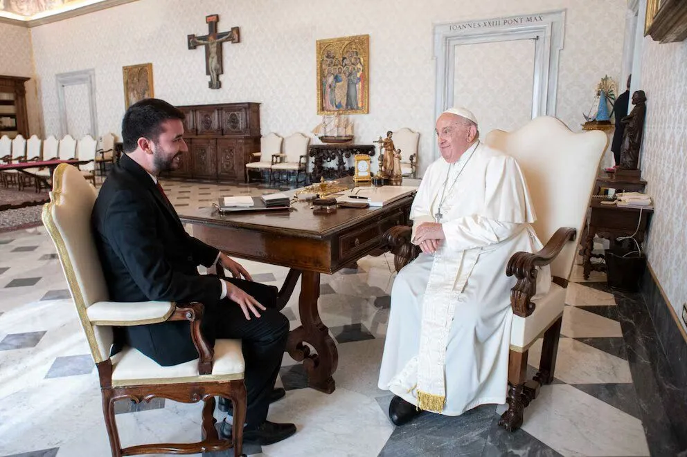 El papa Francisco recibió al secretario de Culto de la Nación, tras el cruce por el uso de gas pimienta