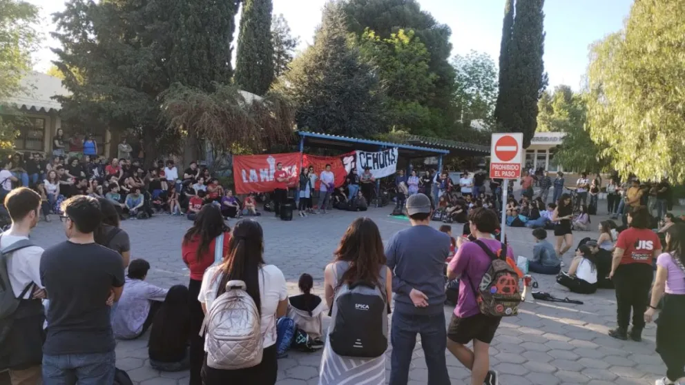 ASAMBLEA UNIVERSITARIA UNCO