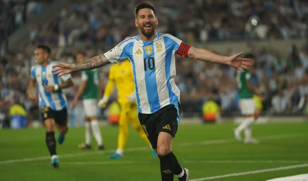 La Selección argentina aplastó 6-0 a Bolivia con tres goles de Messi