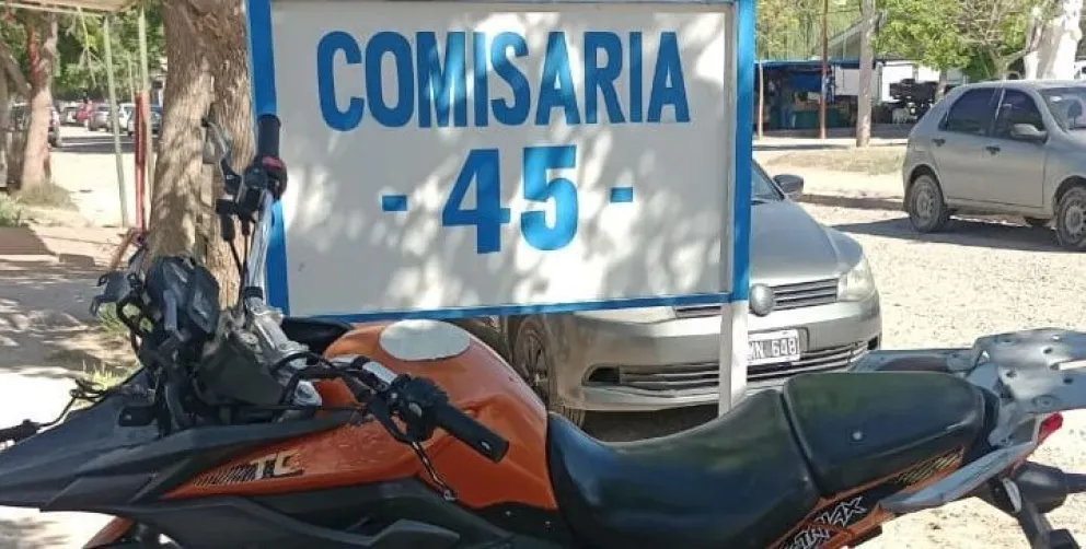  La policía de Río Negro recupero una motoclicleta en la ciudad que había sido robada en Neuquén