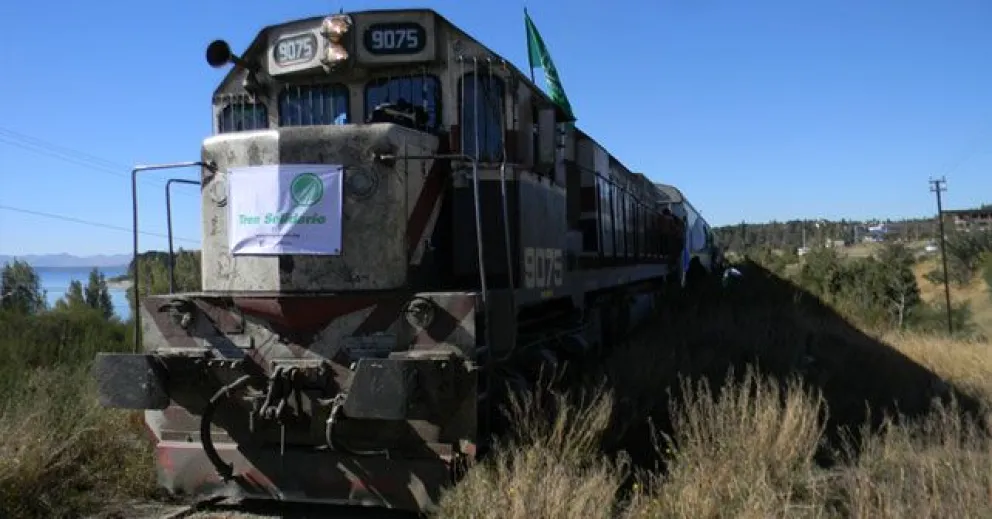 Tren Solidario: una iniciativa que recorre kilómetros de vías con donaciones para instituciones 