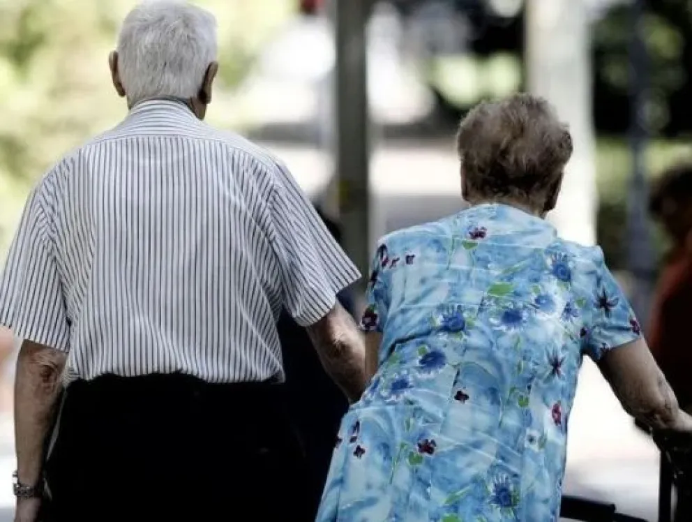 El Gobierno no descarta un posible aumento de la edad jubilatoria en Argentina