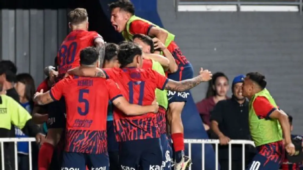 Con el debut de Russo como DT, San Lorenzo venció a Barracas Central