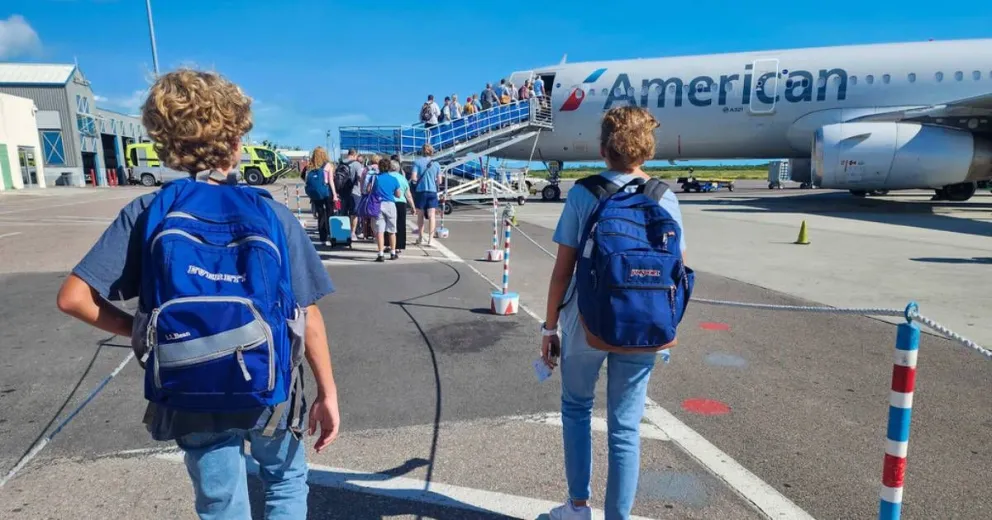 Padre ausente: no pagaba la cuota alimentaria ni firmaba los permisos de viaje