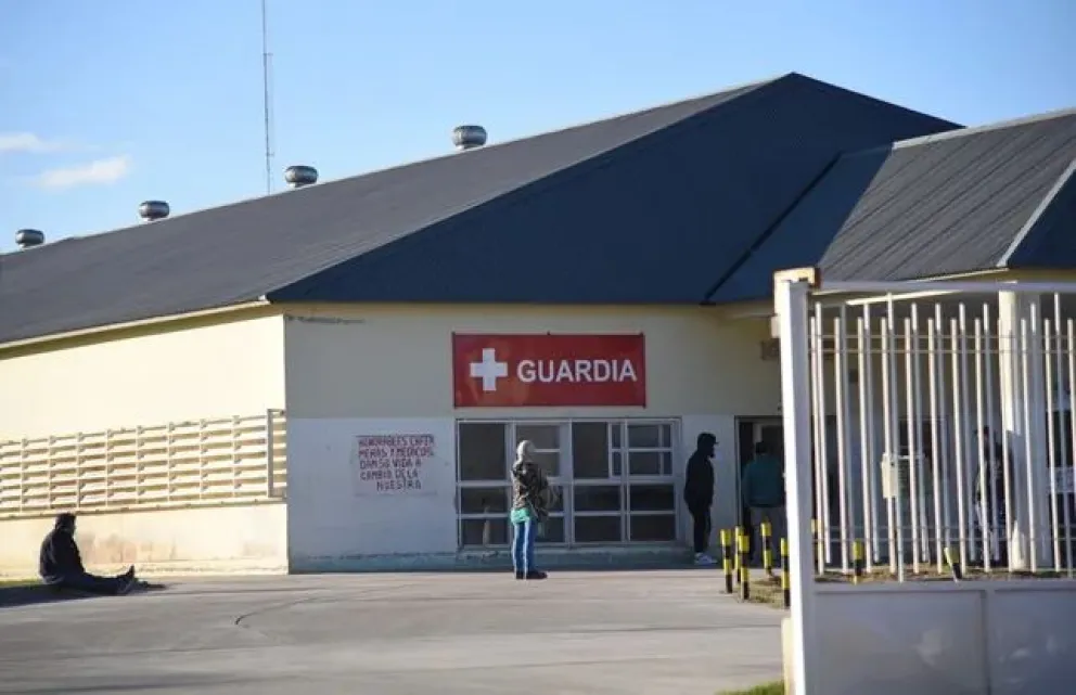 Fue a la guardia del hospital y lo detuvieron por tener pedido de captura