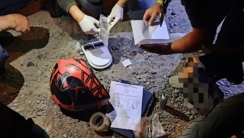 Detuvieron a motociclista sin papeles con drogas en su poder