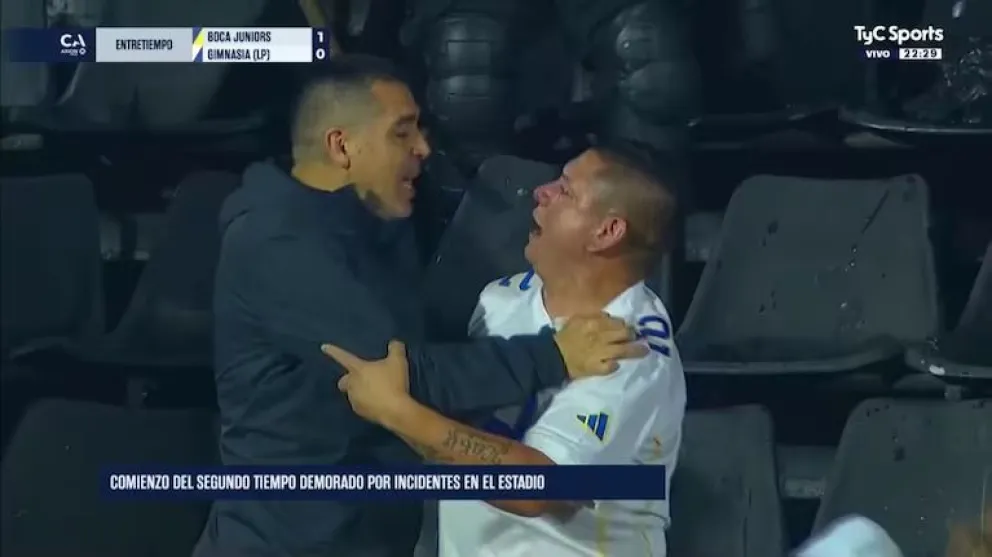 Mira el video: Riquelme paró a la barra de Boca ante que escale la violencia con Gimnasia