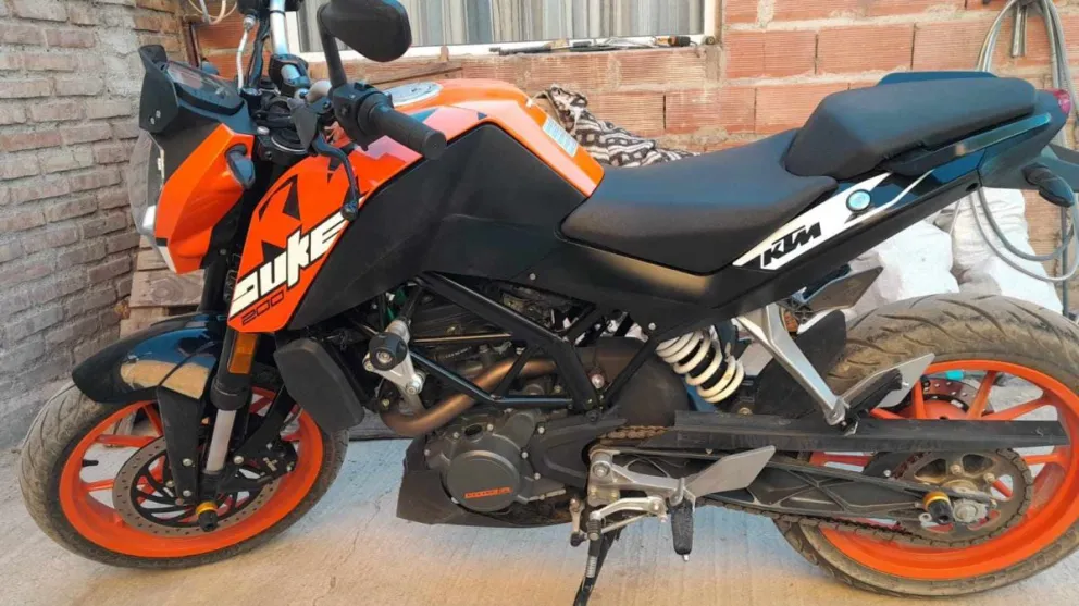 Tremendo: le robaron las dos motos del patio de su casa