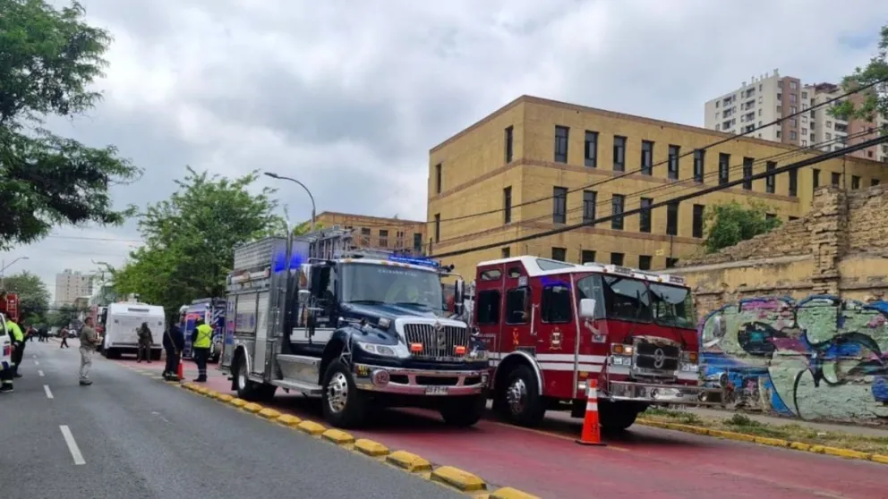 Explosión: crearon una bomba molotov en el baño de una escuela y hay 35 heridos