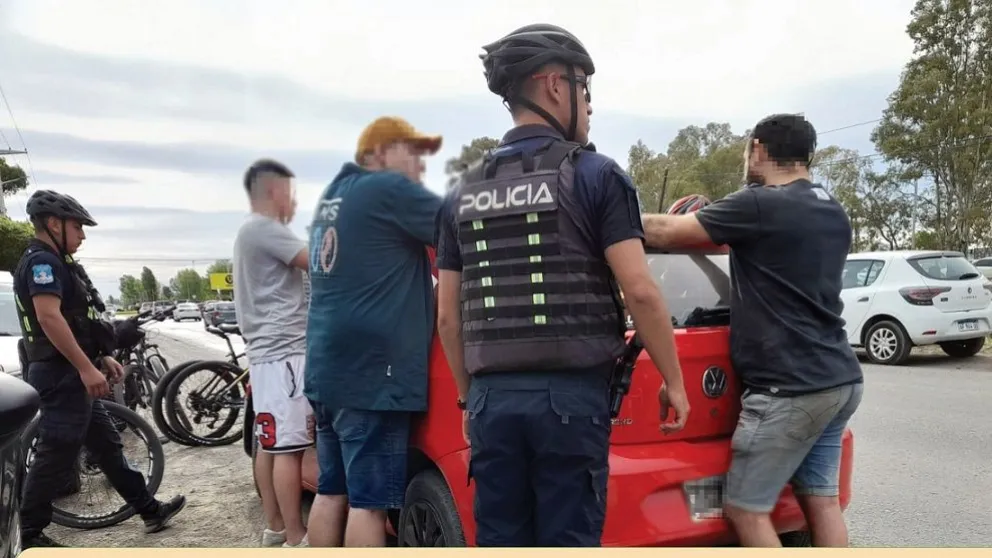 Extraña “diversión”: rompían los vidrios de los autos estacionados