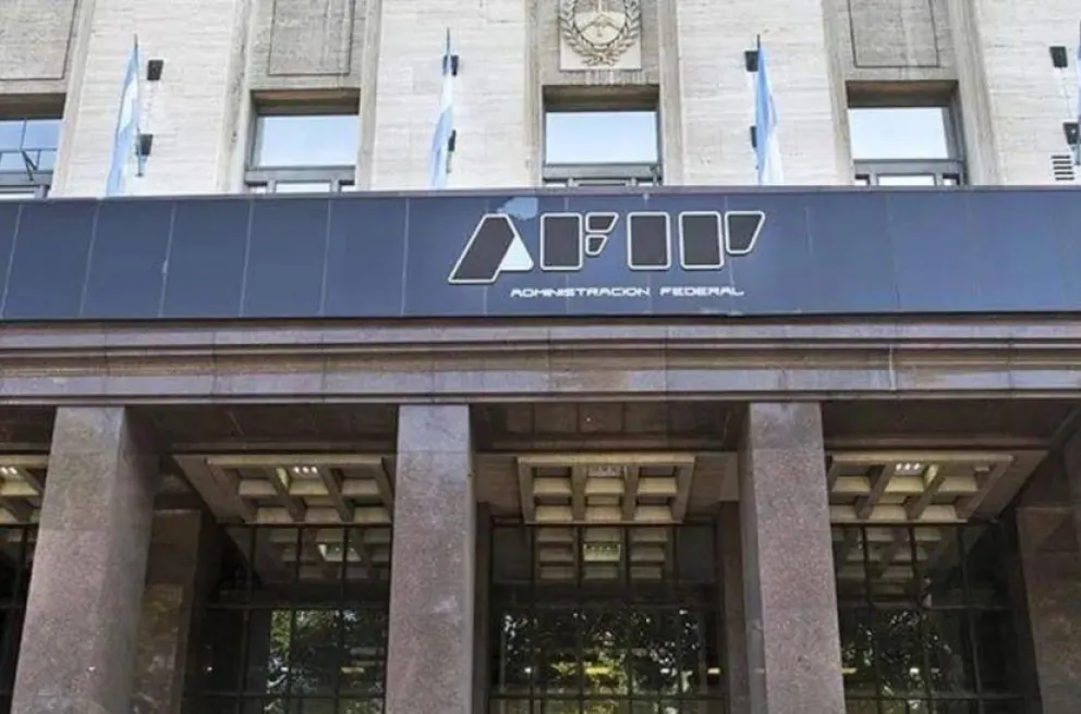 Un empleado de la AFIP se tiró desde un 9° piso y se salvó de milagro
