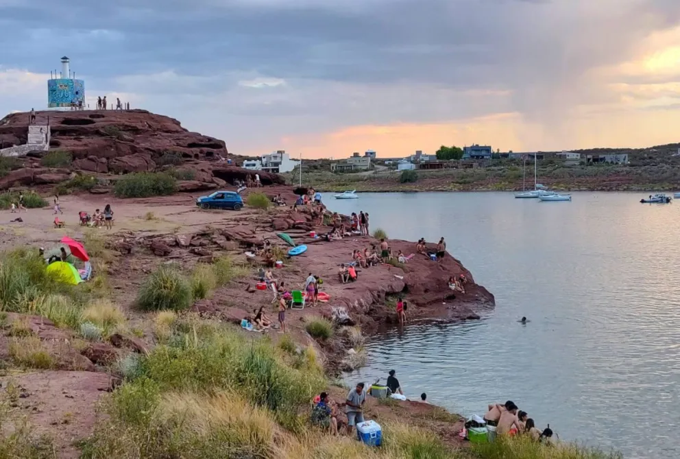 Llegan las buenas temperaturas y aconsejan estar atentos a la presencia de cianobacterias