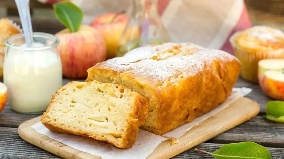 Una delicia: hacé un budín de manzana con avena en 4 pasos