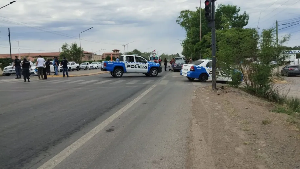 Fatalidad en la Ruta 22: un ciclista murió tras ser embestido por camioneta