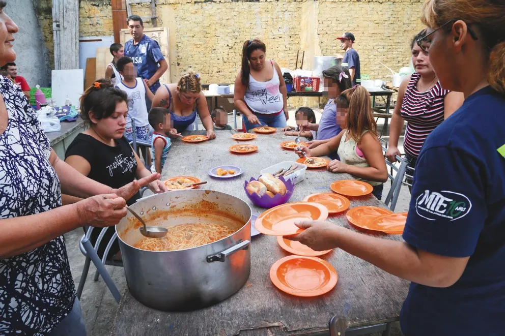 La Justicia ordenó al Gobierno mantener la entrega de alimentos a comedores y merenderos comunitarios