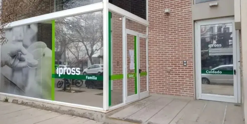 Ipross denunció a una mujer por presentar facturas falsas relacionadas a un tratamiento para su hija con discapacidad