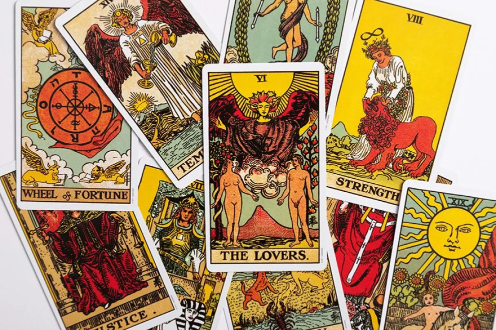 Cómo le irá a cada signo del zodiaco en el amor según el tarot 