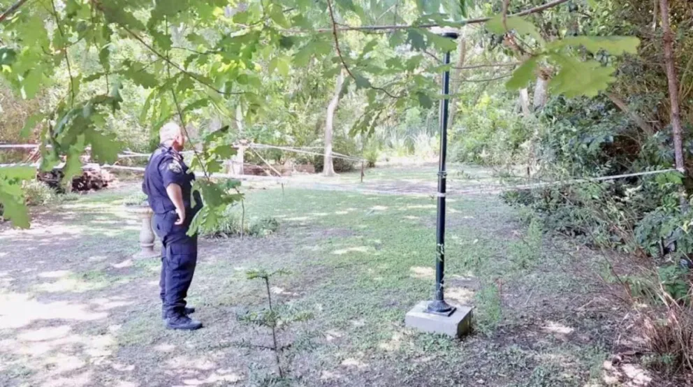 Horror: un jardinero encontró un esqueleto tratado con cal en Ensenada