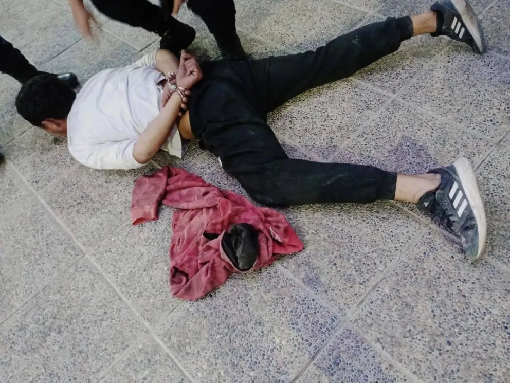 Terminó detenido por intentar robar un vehículo y amenazar con un cuchillo