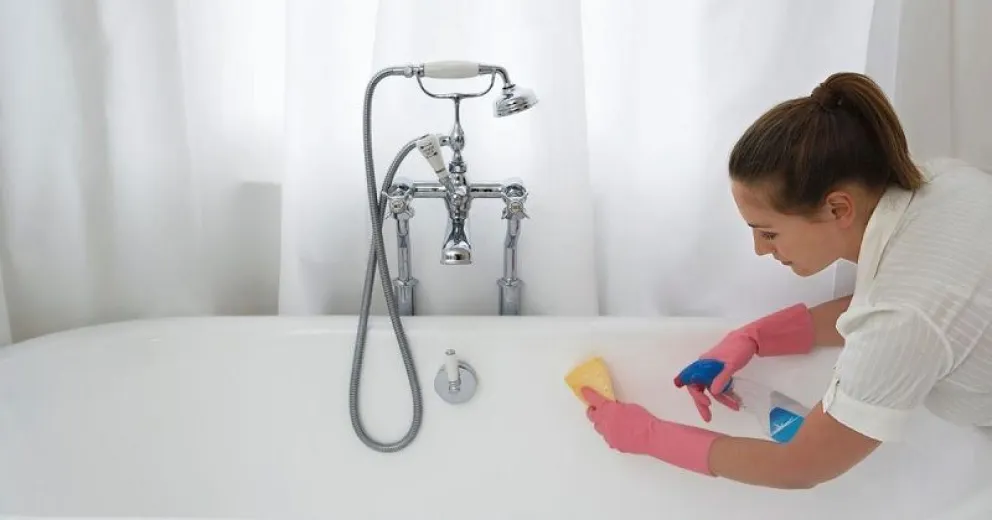 Cómo eliminar el sarro de la bañera y dejarla como nueva en pocos pasos