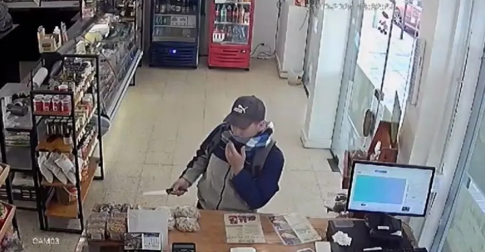 Formularon cargos a el ladrón que intentó robar con un cuchillo y fue ahuyentado con uno más grande